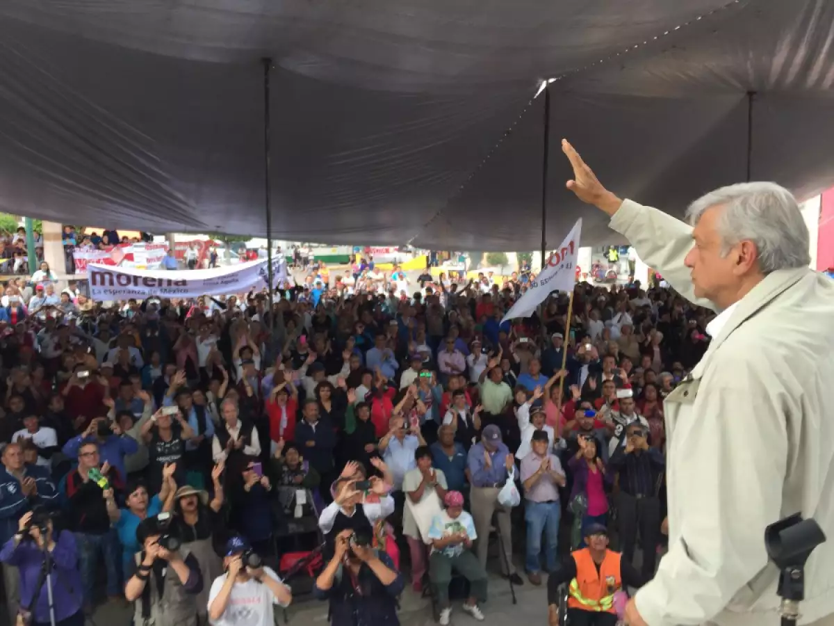 Andrés Manuel López Obrador de promoción para elegir a quienes integrarán la Asamblea Constituyente que redactará la Carta Magna local.