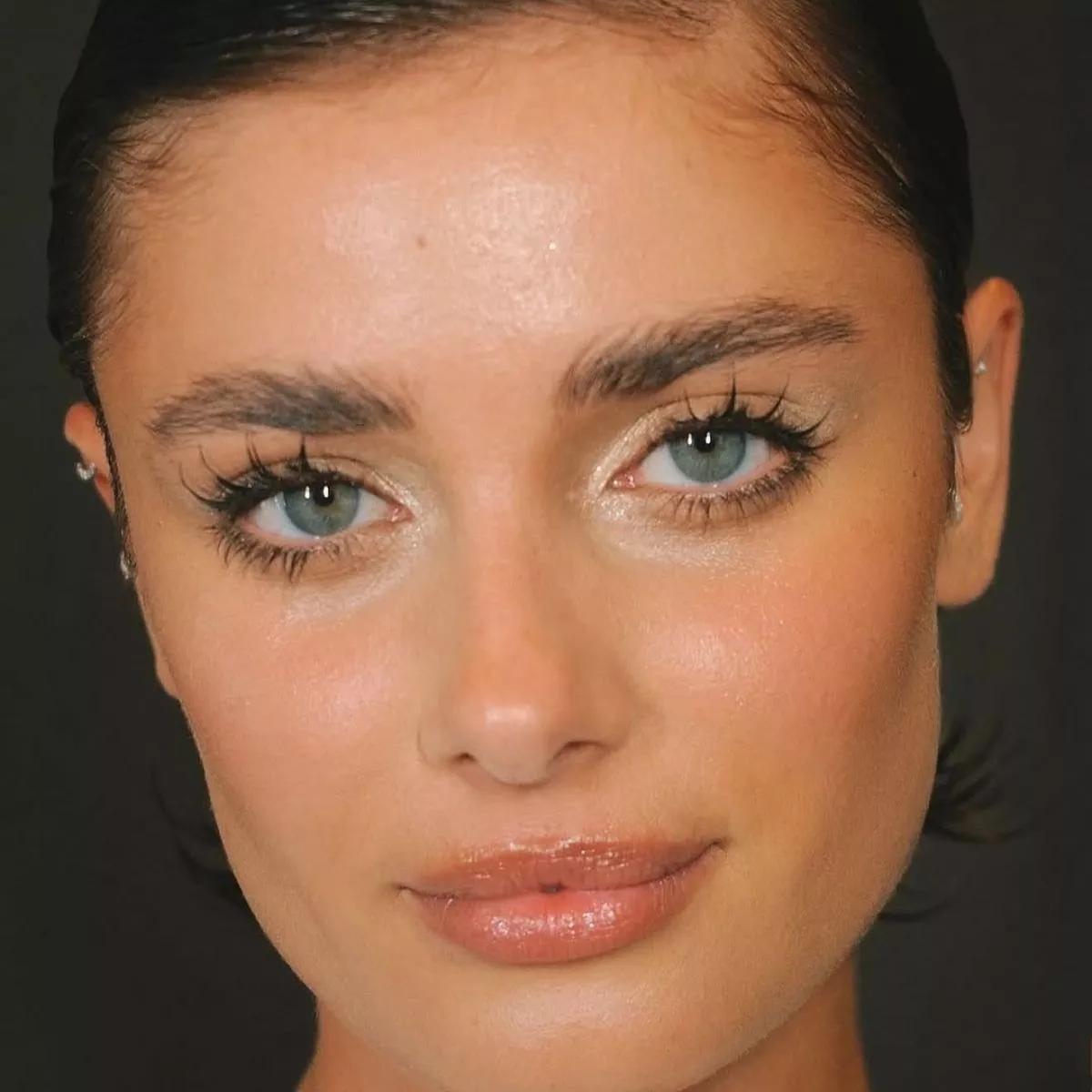 taylor hill fluffy  brows .jpg