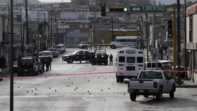 Escoltas del alcalde y policías se enfrentaron en Juárez