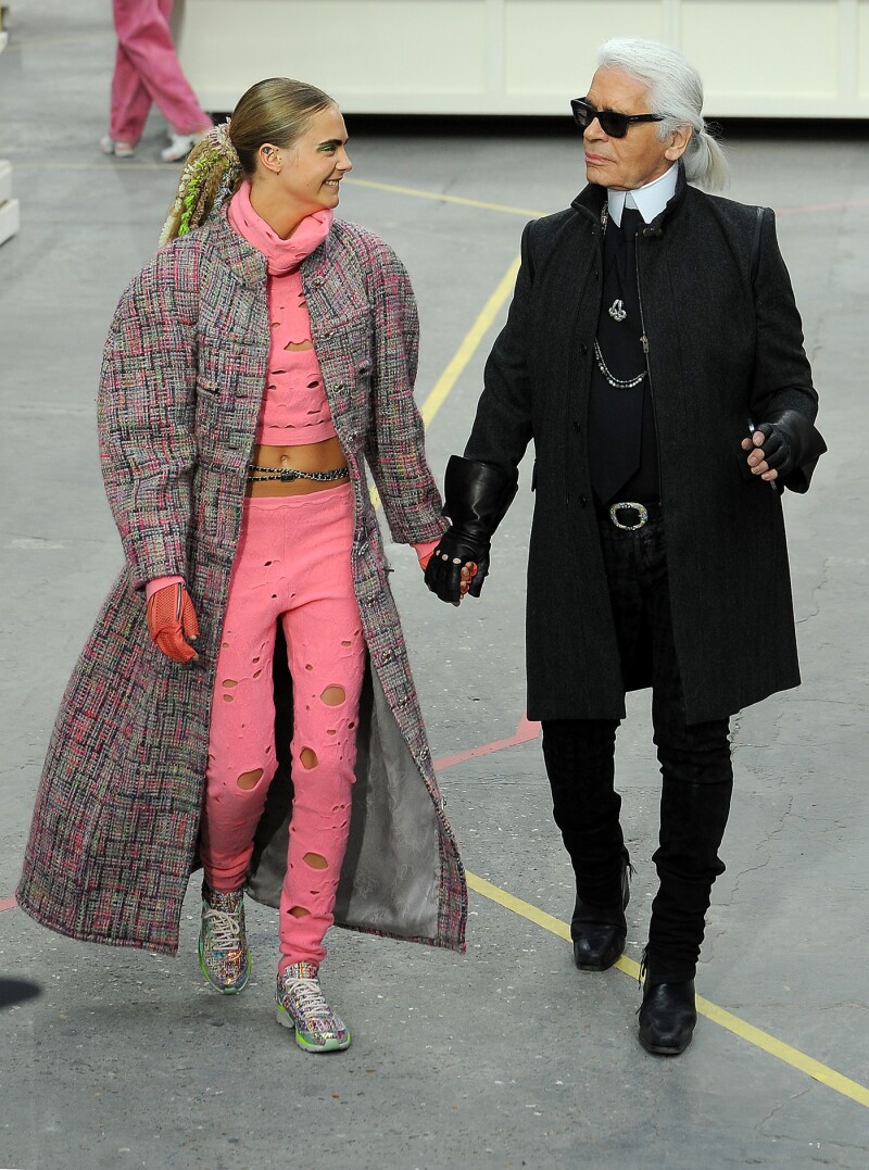 Resultado de imagen para karl lagerfeld y cara delevingne