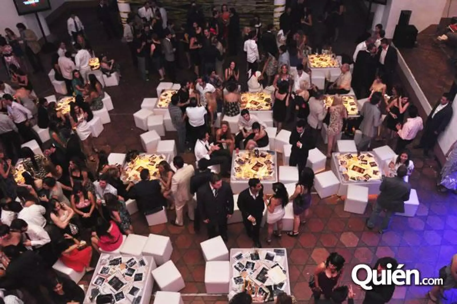 Presentación de la serie MORIR EN MARTES