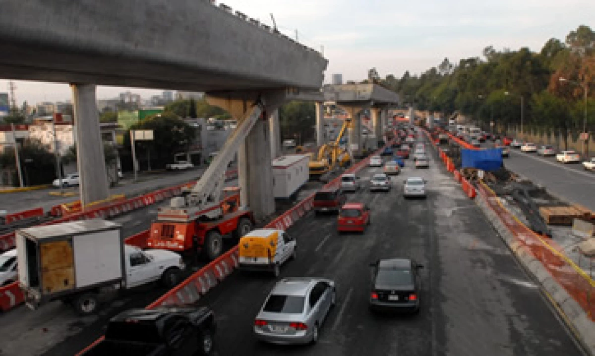 Las obras adicionales generalmente traen más tráfico y en la mayoría de los casos quitan áreas verdes que contribuían al incremento de plusvalía. (Foto: Notimex)