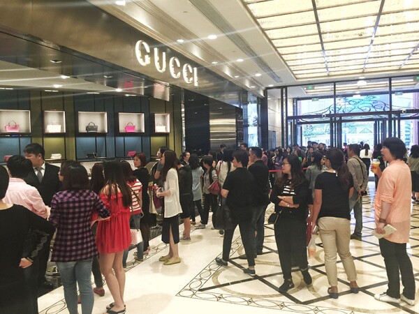 Long queues as Gucci cut prices in China - 27 May 2015