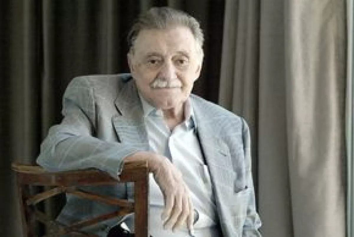 El escritor uruguayo regresó a su casa luego de 12 días de haber estado internado a causa de problemas digestivos y respiratorios.