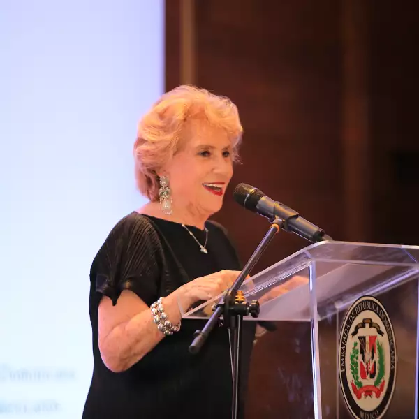 Laura B. de Caraza Campos