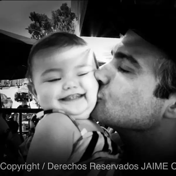 Actualmente Jaime Camil espera la llegada de un varón junto a su esposa Heidi Balvanera.