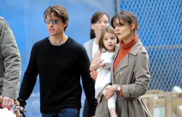 Tom fue a visitar este fin de semana a Katie y Suri, quienes ya llevan varias semanas en Australia.