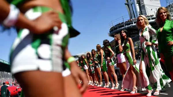 Adiós a las chicas de la parrilla