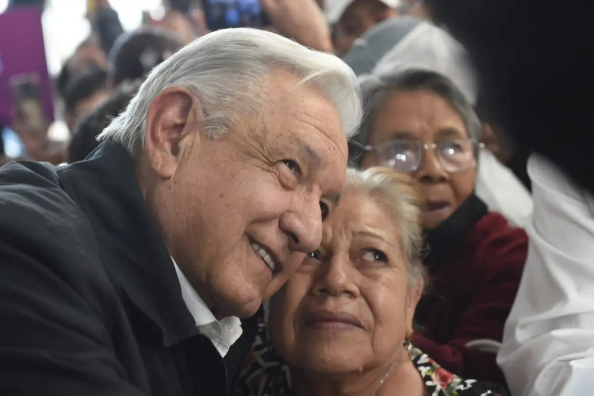 AMLO quiere que la pensión bienestar de adultos mayores sea mensual o quincenal