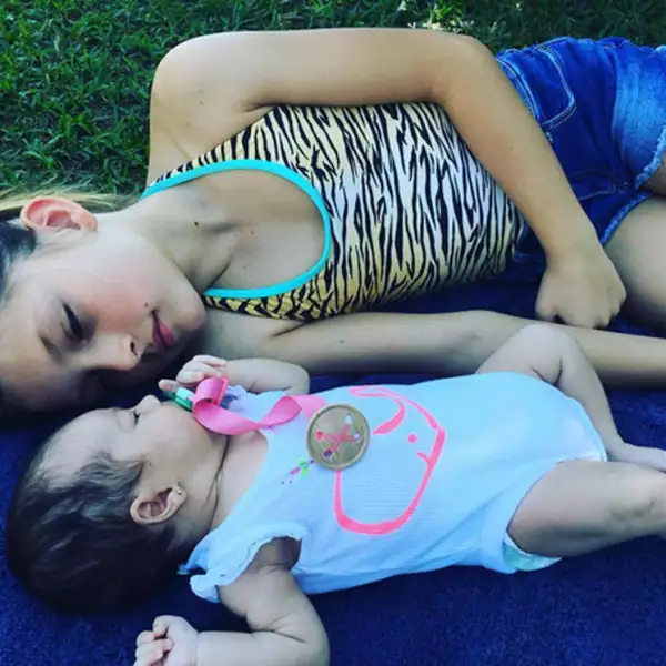 El primer viaje de Mila Mayer Mori a Acapulco