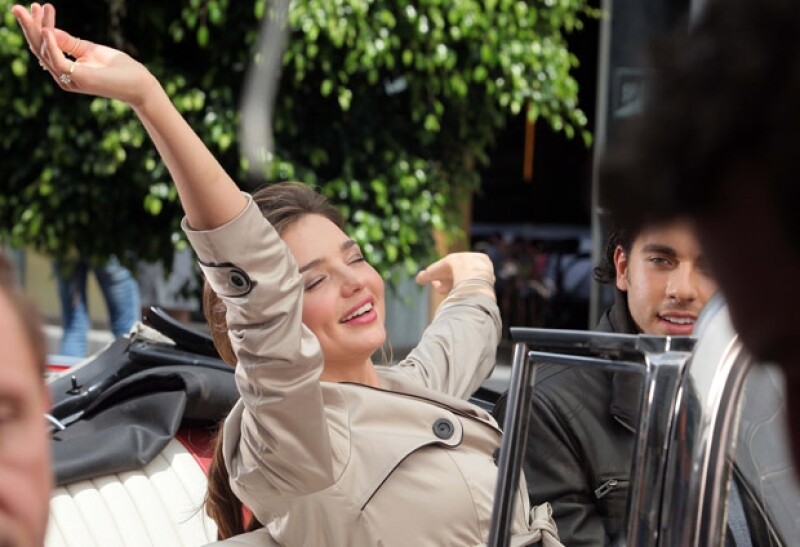 Miranda lució muy bella y sencilla durante la filmación del comercial en la Alameda Central.