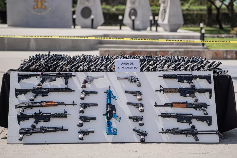 Estados Unidos reconoce su responsabilidad: el tráfico ilegal de armas fortalece a los cárteles mexicanos 