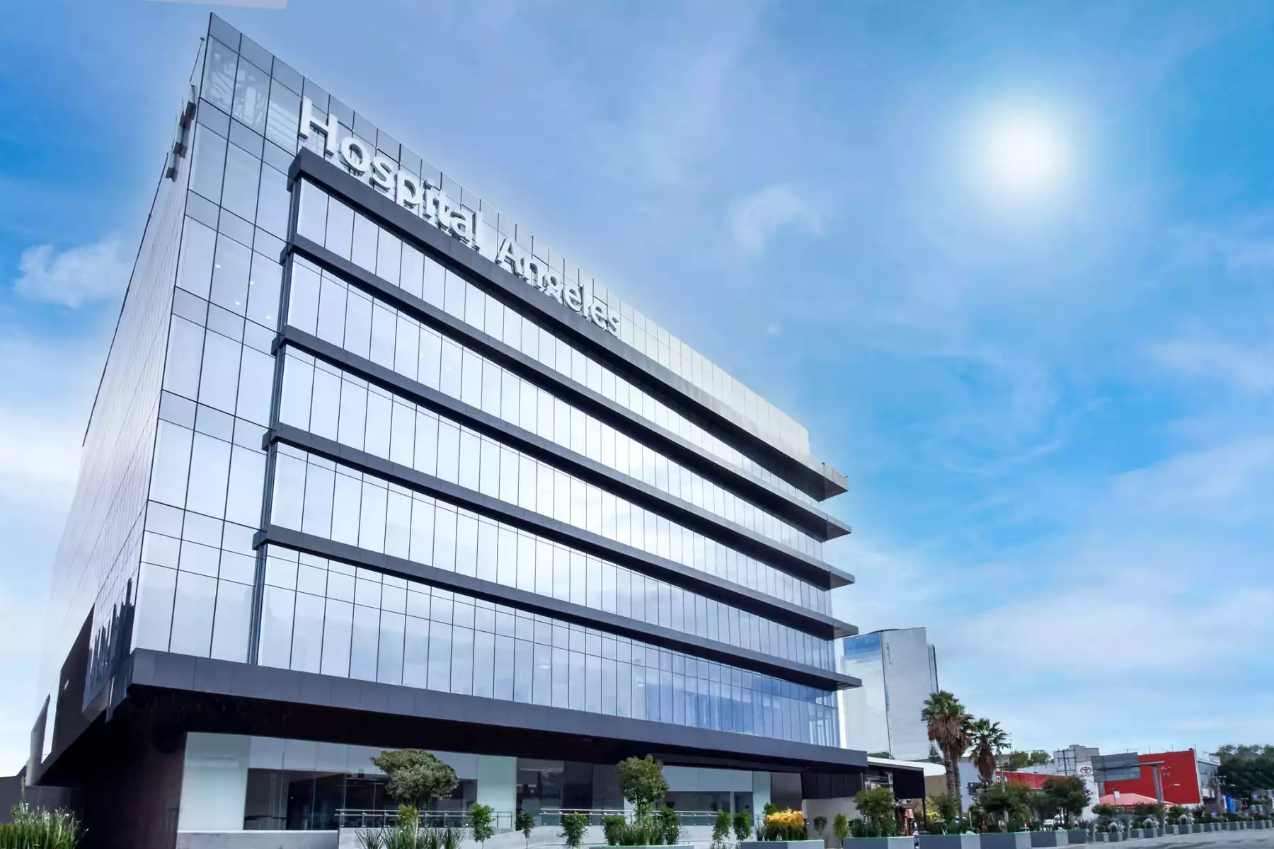 La fachada de uno de los nuevos centros de Hospital Ángeles.