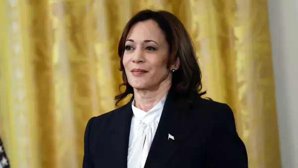 harris-adelanta-a-trump-en-tres-estados-clave