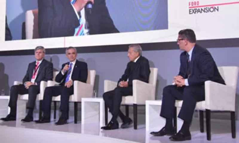 Los participantes del panel "Competitividad, infraestructura y comercio global" en el Foro Expansión (Foto: GDF )