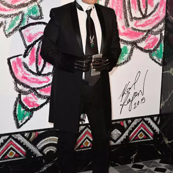 Es sabido que Karl Lagerfeld es íntimo amigo de Carolina, quien nuevamente le encargó a su amigo que decorara con su estilo único la gala.