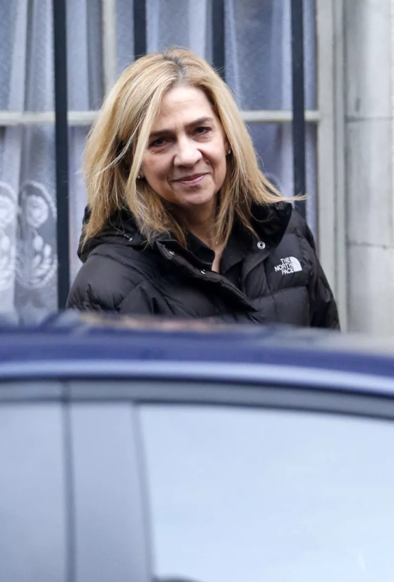 Se ha dado a conocer que la hija de Juan Carlos de España venderá propiedad de lujo en Barcelona para pagar una fianza millonaria por el caso de corrupción en el que están involucrados.