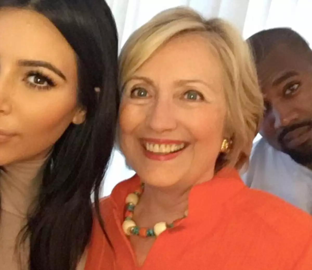 Hillary Clinton admitió tener una buena relación con Kim Kardashian y Kanye West.
