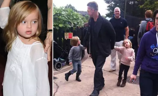Vivienne ha crecido exponencialmente. A la derecha, Pitt con su hijo Knox y la pequeña durante un paseo a Legoland en Windsor, Inglaterra hace unos meses.