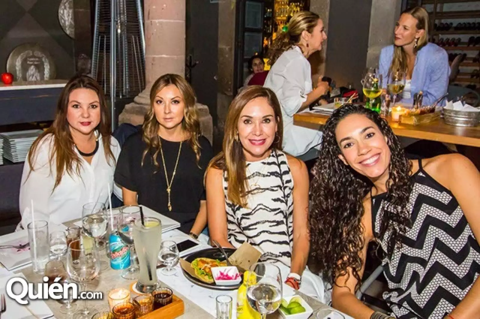 Lupita Martínez,Vanessa Martínez,Cecilia Garza y Sonia de Cristo