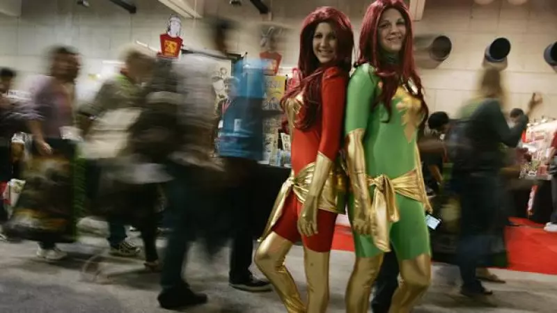 Natalie L. y Karsh Jessica se hacen pasar por Phoenix y Dark Phoenix durante la Comic-Con International