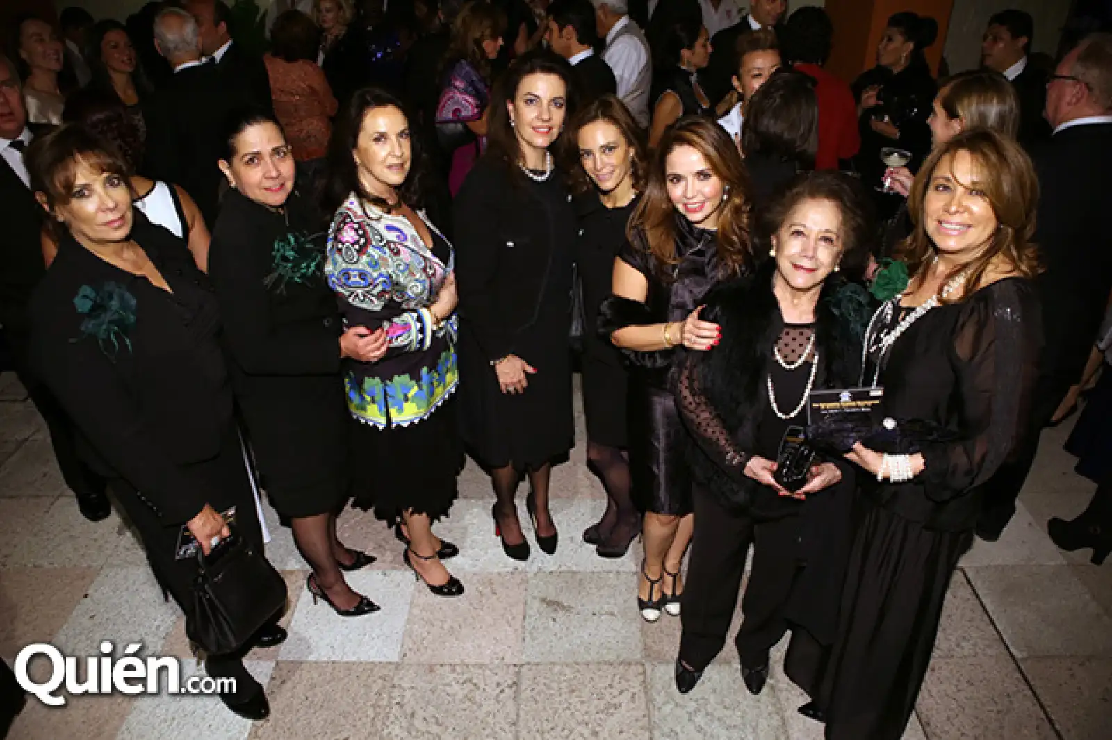 Magdalena Kuri, Ro de Carmín, Dulce Martínez, Teresa Cabal, Laura Franco, Rosita Aguirre, Martha Infante y Clara Pomean