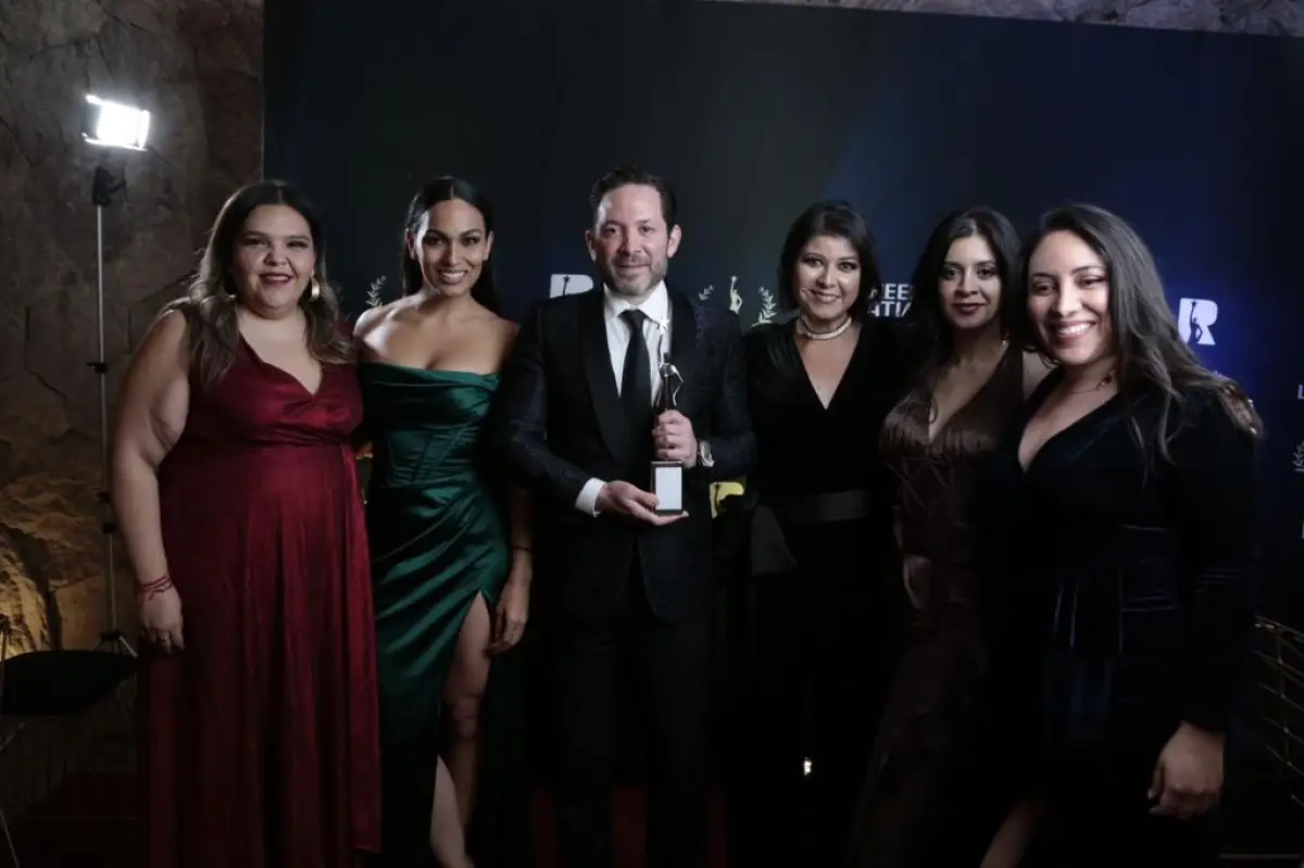 Reconocimiento al equipo de Espora.