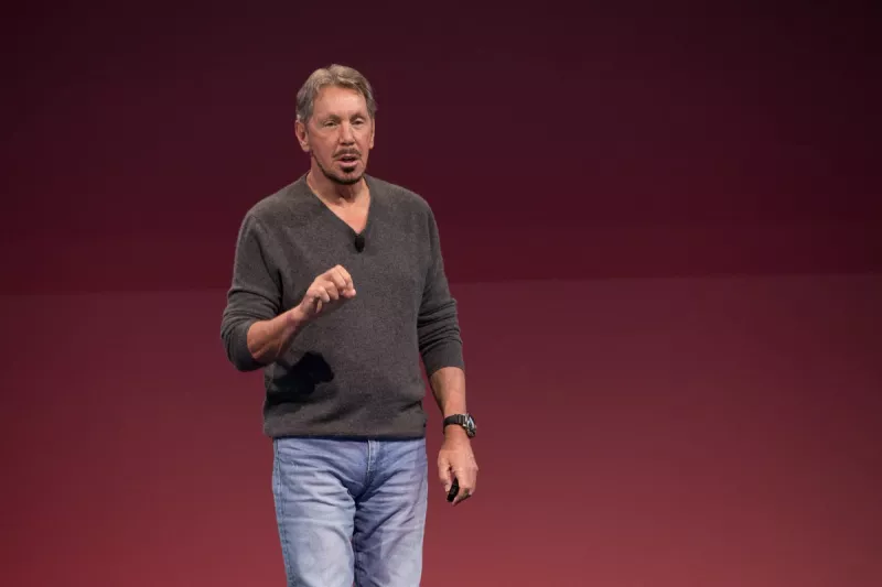 Larry Ellison suma más a su patrimonio 