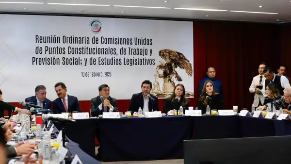 Senadores avalan reforma para reducir jornada laboral
