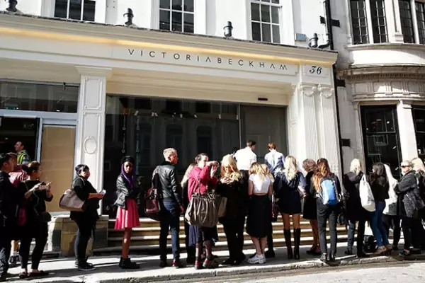 La tienda esta ubicada en uno de los barrios más lujosos de Londres.