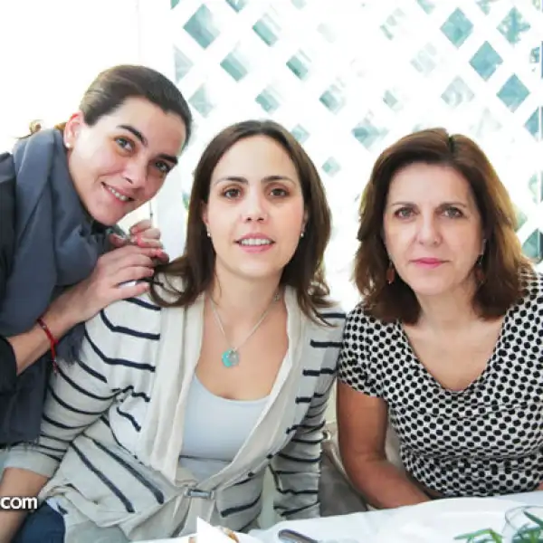 Mercedes Hernaiz, Begoña Hano y María Noriega
