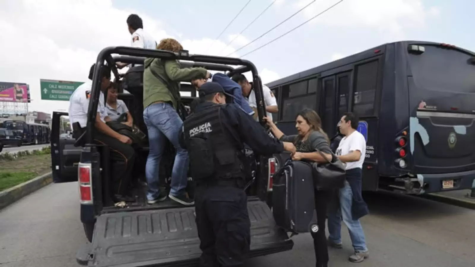 bloqueo maestros aeropuerto 6
