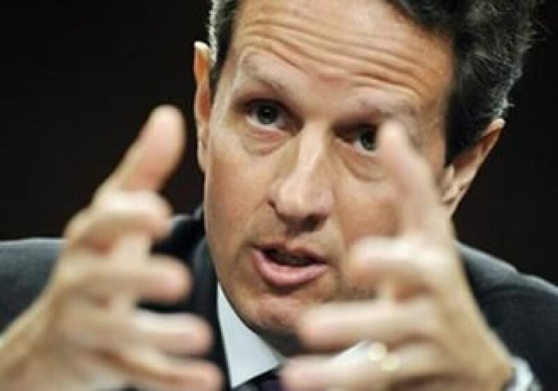 La entidad comandada por Timothy Geithner presentó al Congreso de EU una reforma para los pagos de los ejecutivos empresariales. (Foto: Reuters)