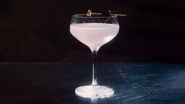 Coctel clásico Aviation