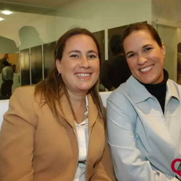 Sara Gutierrez, Angelica Gutierrez