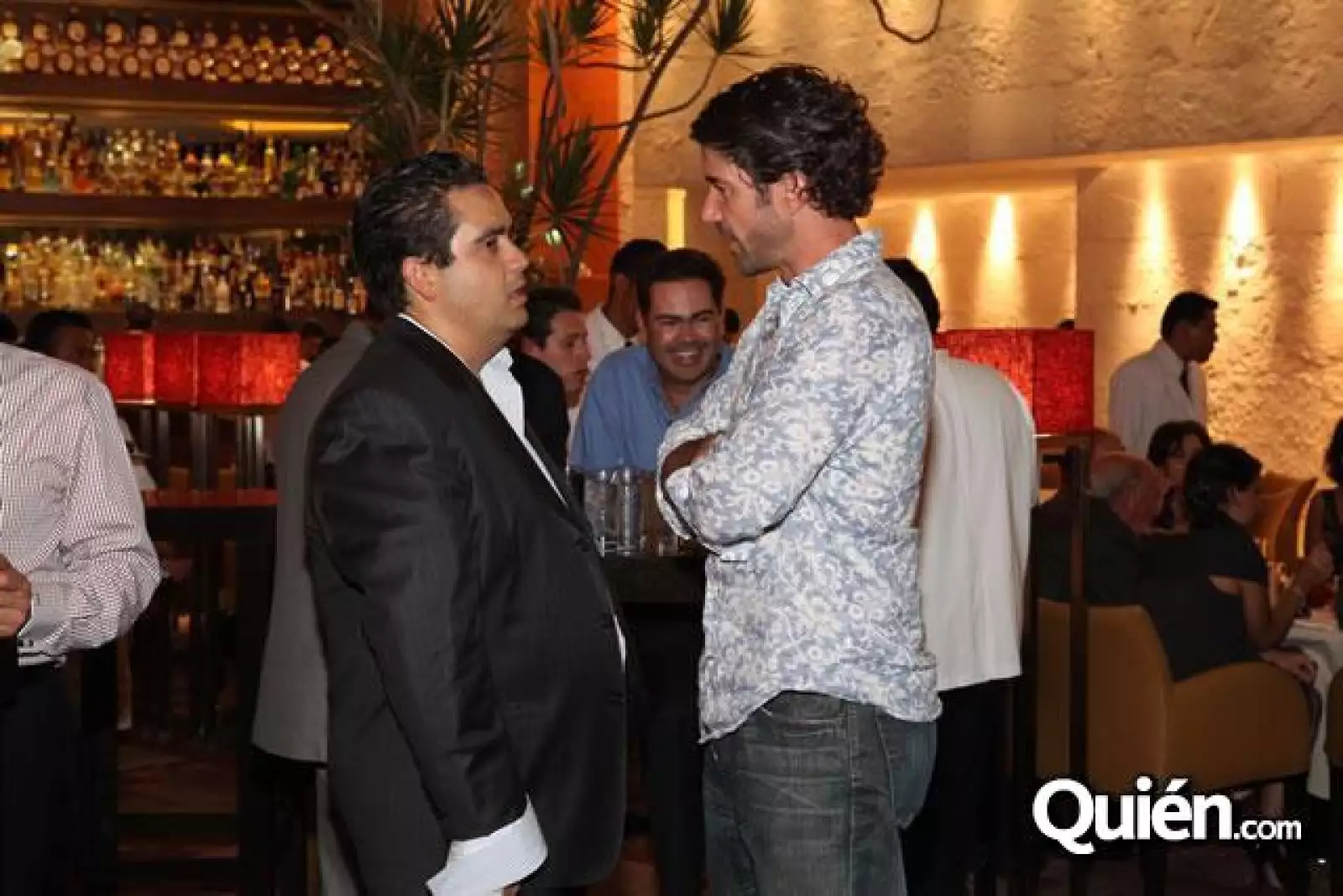 Carlos Saldivar,Bernardo Bouffier