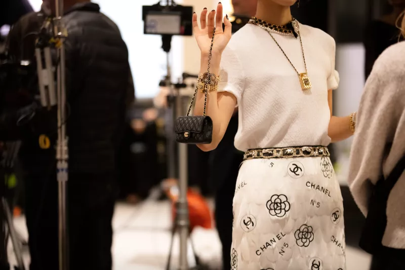 Chanel Métier s'art accesories.jpg