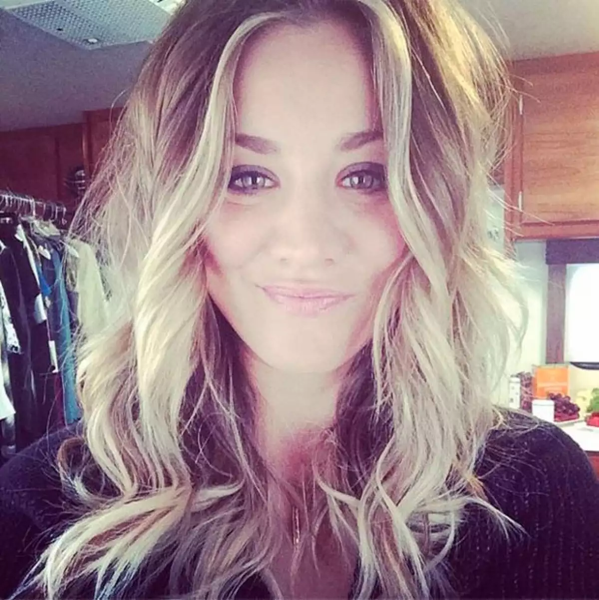 Con esta imagen Cuoco se despidió de su larga melena.