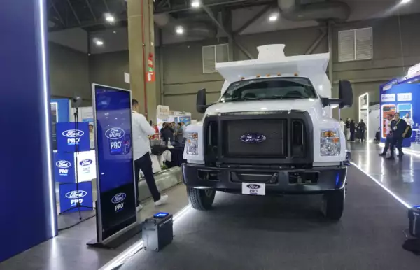 Ford-F650-F750.jpg