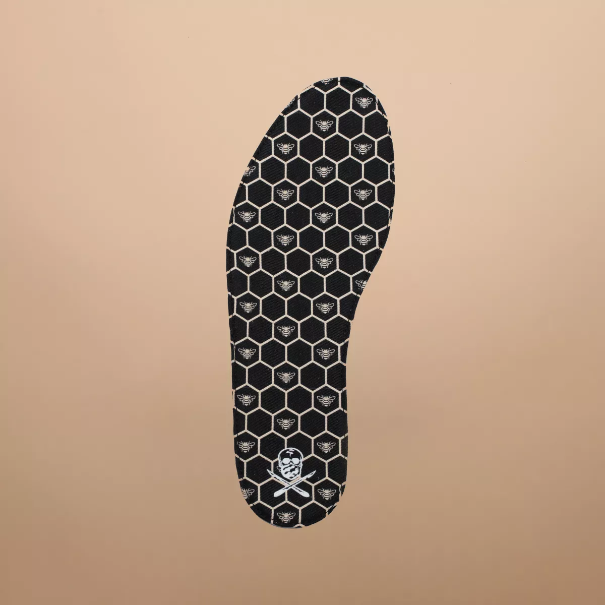 La miel como elemento del sabor de la receta de Jack Daniel's está presente en la inspiración de los sneakers.