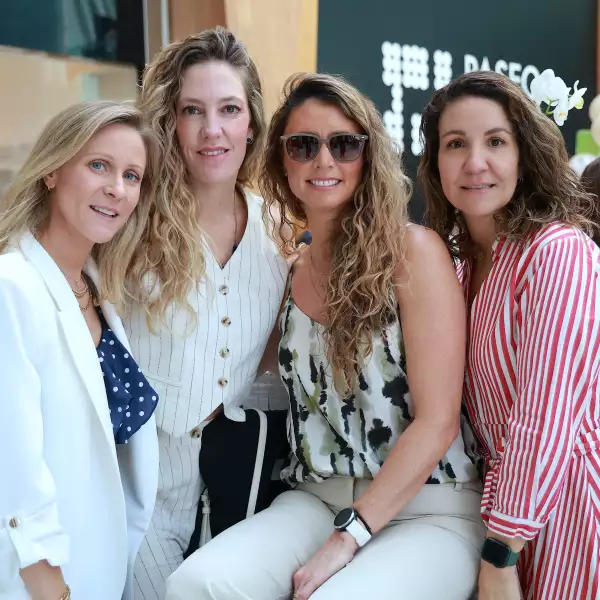 Inés de Ovando ,Paulina Urquiola, Mariana Gutiérrez y Regina  