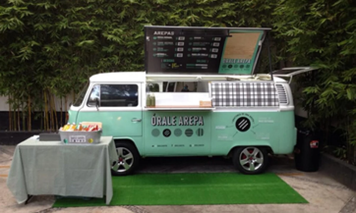La Asociación Mexicana de Food Trucks buscará que exista una legislación para sus negocios en el DF. (Foto: Tomada de @oralearepa)
