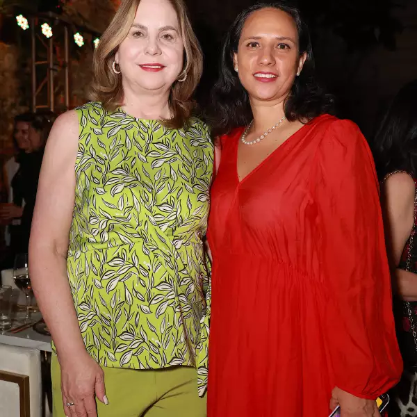 Adriana Macouzet y Verónica Pérez 