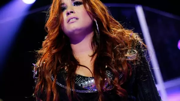 La joven artista se molestó con unos comentarios realizados sobre los desórdenes alimenticios que ella misma padeció.