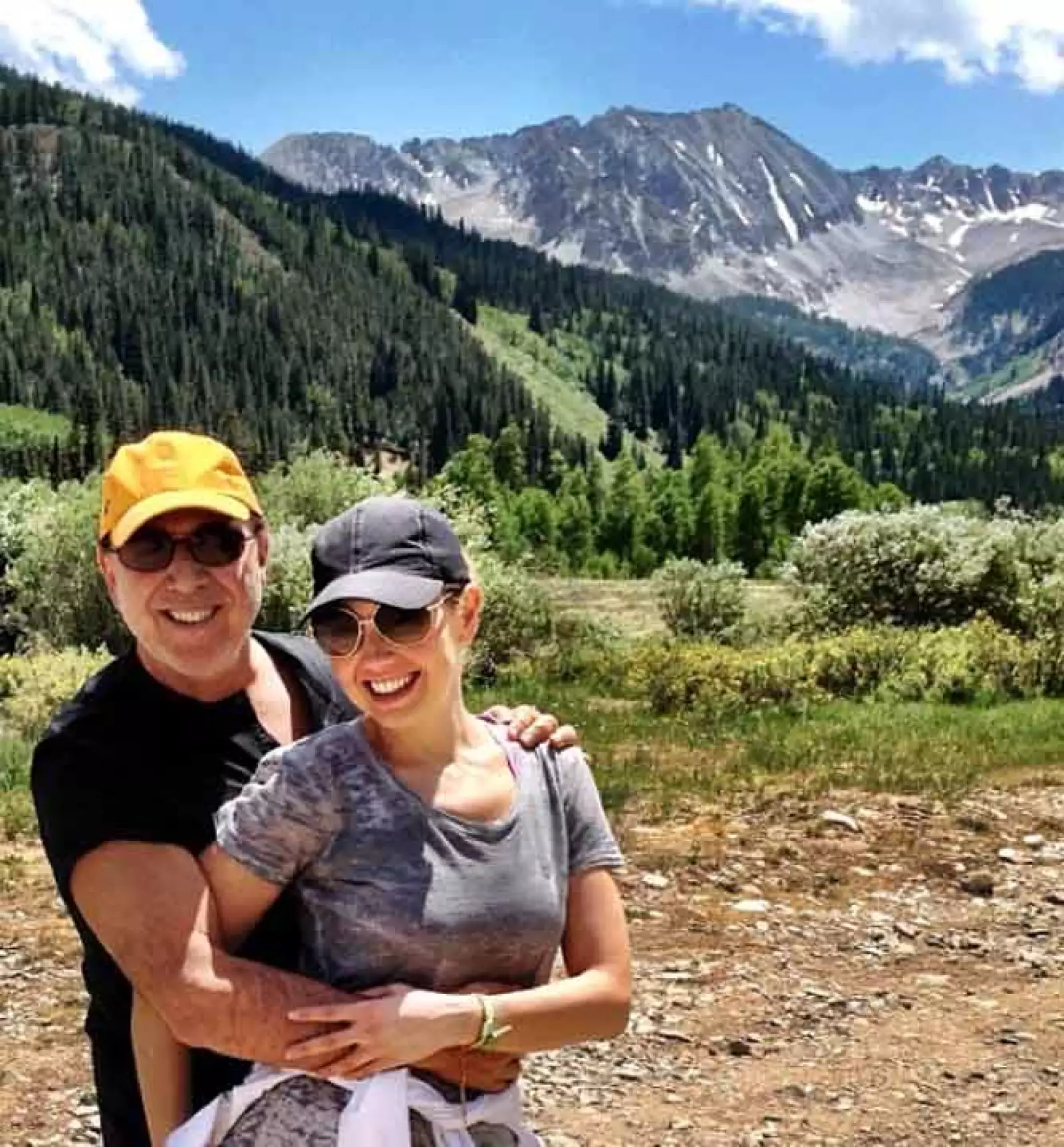 Esta fue la primer imagen que compartió del viaje al lado de su gran amor, con quien ha vivido un cuento de hadas.