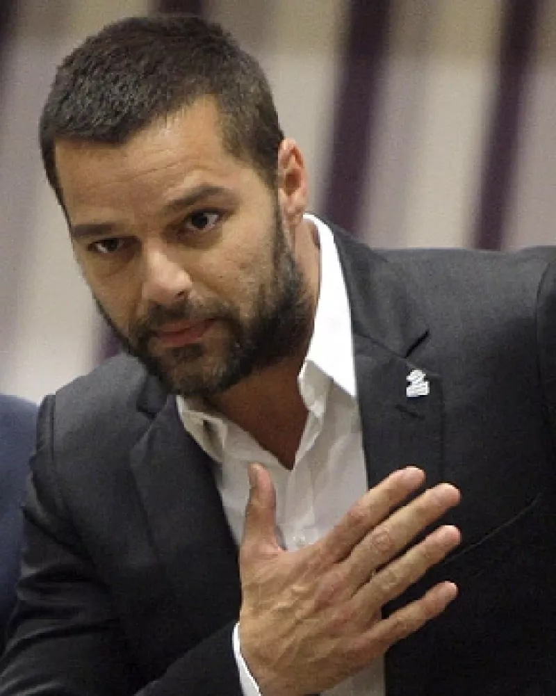 El cantante puertorriqueño reunió a un buen grupo de actores y cantantes en un video que busca seguir ayudando a los damnificados del terremoto, a través de la Fundación Ricky Martin.