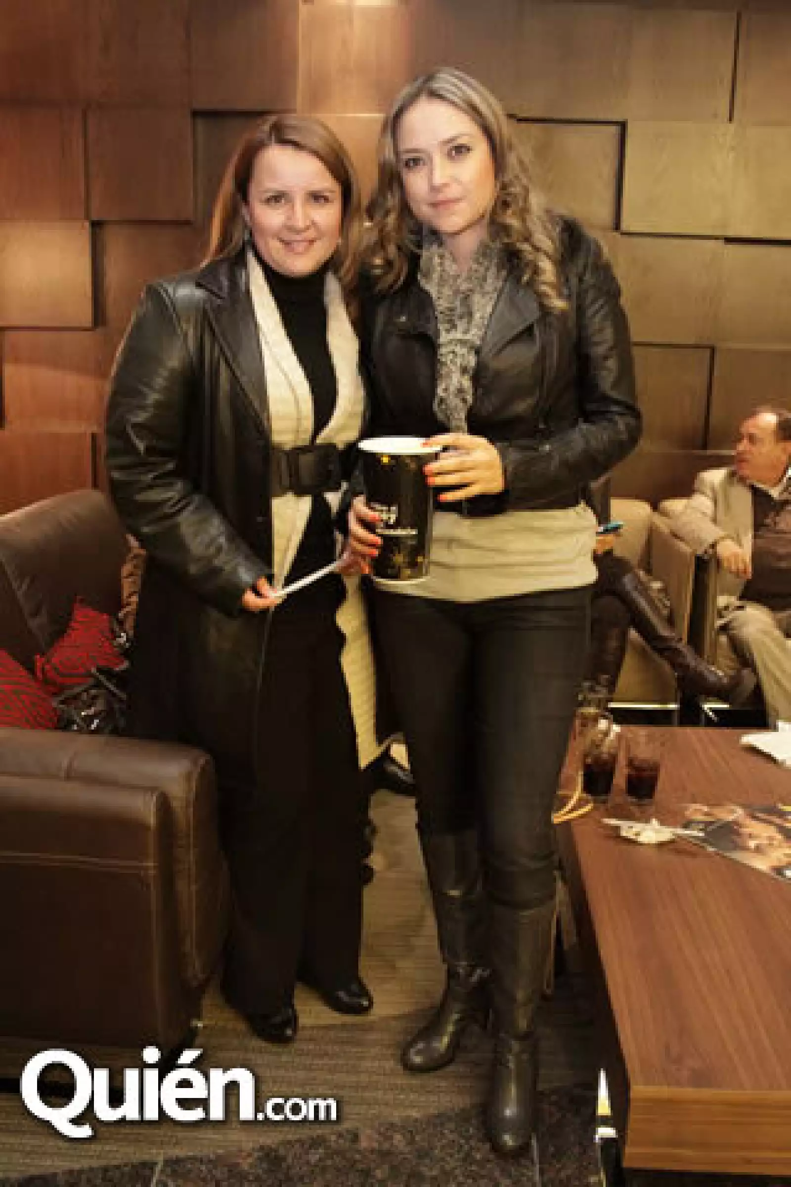 Gloria Ravelo y Gisel de la Torre