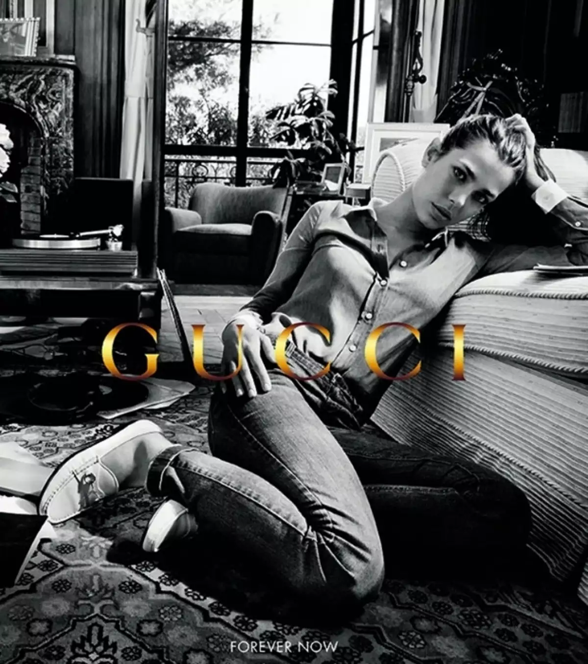Carlota en la campaña de Gucci, Forever Now.