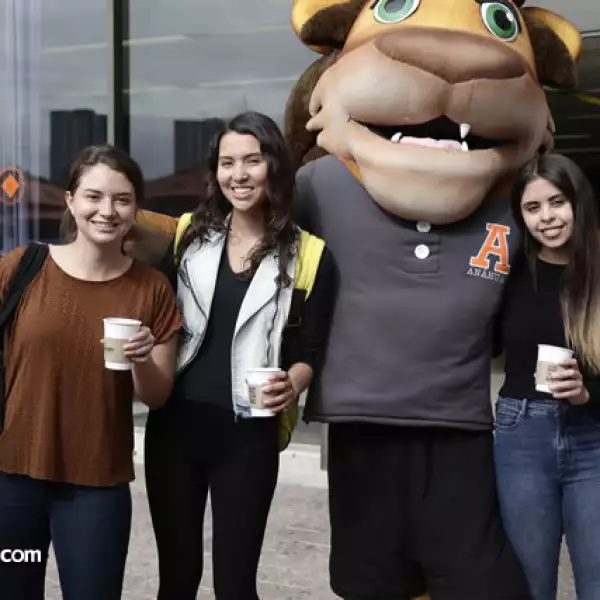 Alejandra Godínez, Renata Rodríguez y Sofía Alrich