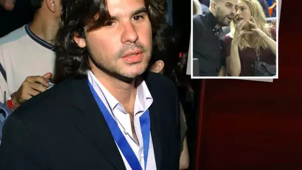 De la Rúa considera que tiene derecho a recibir parte de las ganancias generadas por la cantante, ya que gracias a él Shakira comenzó a obtener beneficios mediante la firma de contratos millonarios.